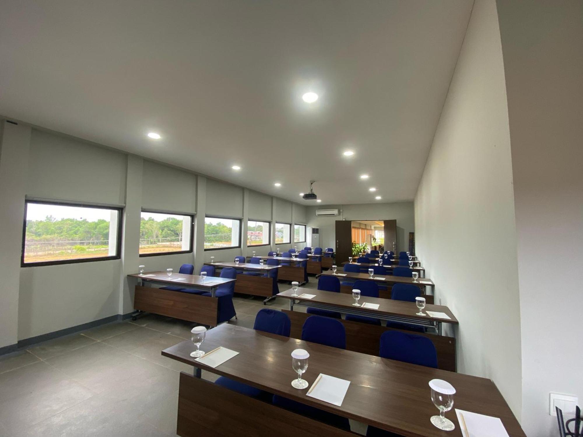 Onyx Hotel & Villa Tanjunguban 外观 照片