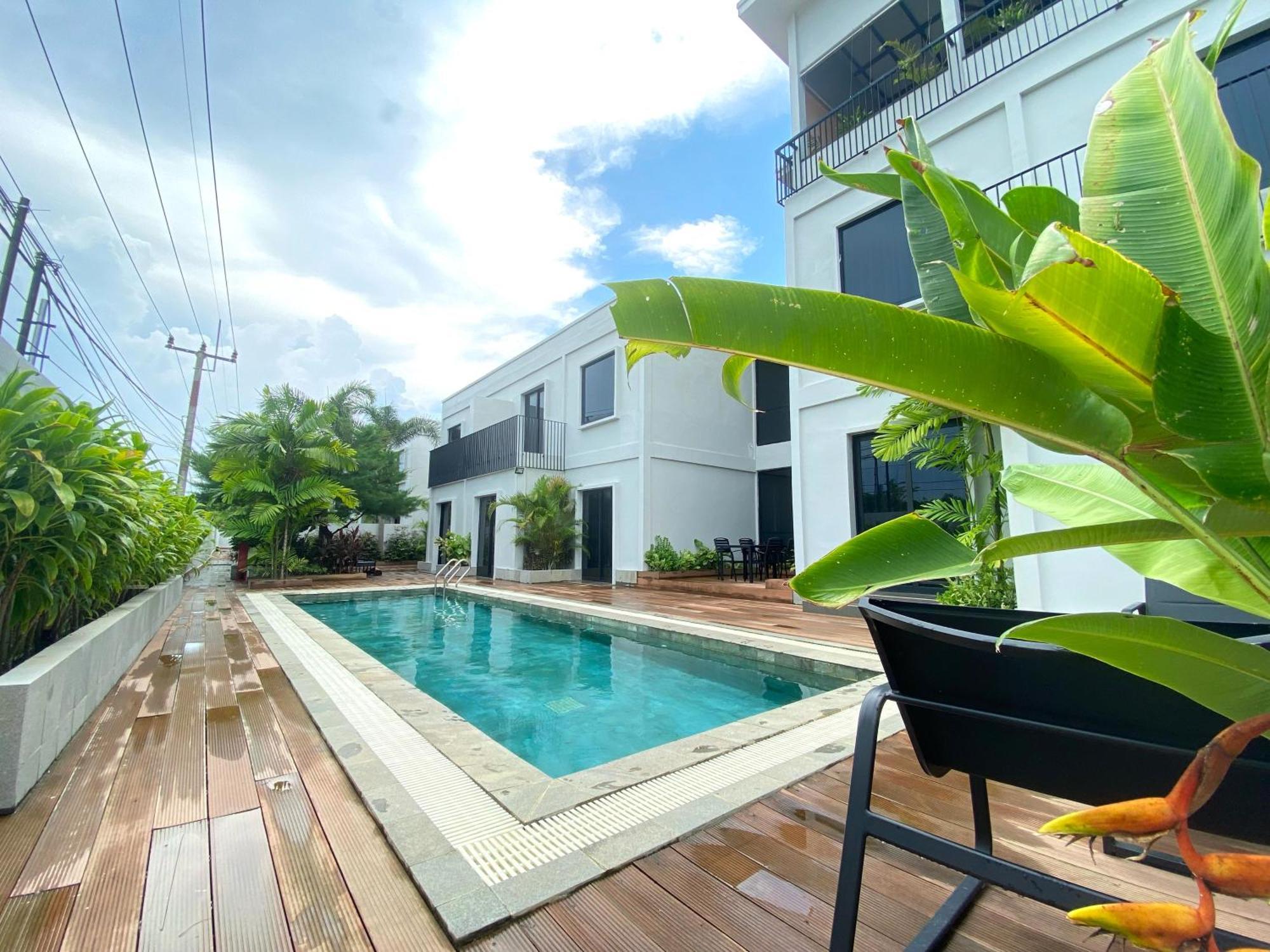 Onyx Hotel & Villa Tanjunguban 外观 照片